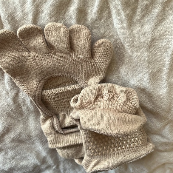 ToeSox in Beige - Picture 4 of 4